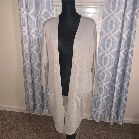 Donni Sweaters - NWT Donni Gray Ribbed Pocket  Cardigan